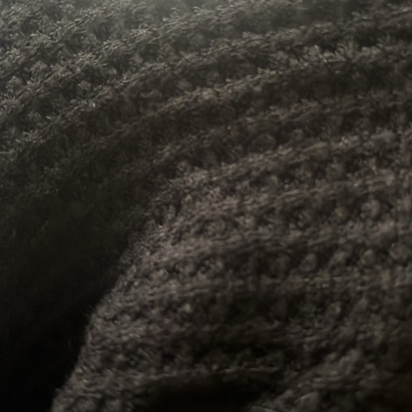 Michael Lauren Fitted V-Neck with Thumbholes in Style Warwick Black Size Small - Picture 8 of 9